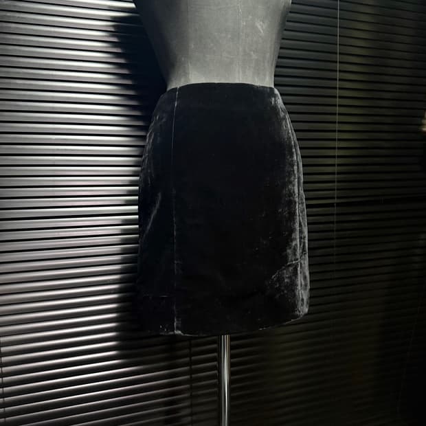 더오픈프로덕트 YY 블랙 벨루어 벨벳 미니 미디 치마 스커트 25 26 