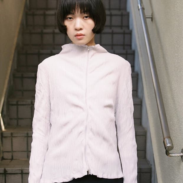 Moringa Pleated High Neck 집업 Warm Gray