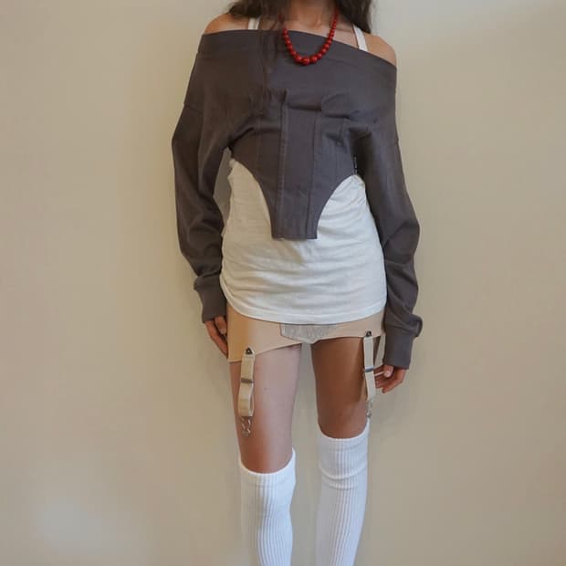 스컬프터 코르셋 맨투맨 M사이즈 (차콜)