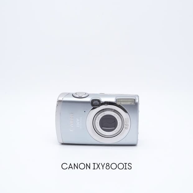 Canon ixy800is
