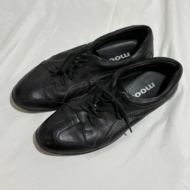 [260] 무크 레더 스니커즈