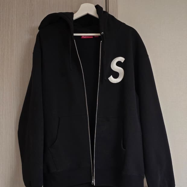 슈프림 24fw S로고 후드집업 블랙 L 새제품