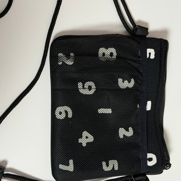 소우소우 크로스백 블랙