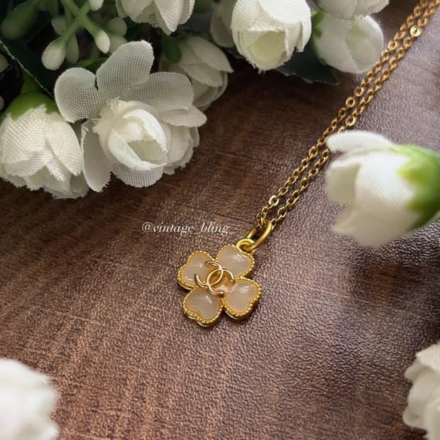 샤넬 클로버 골드 목걸이