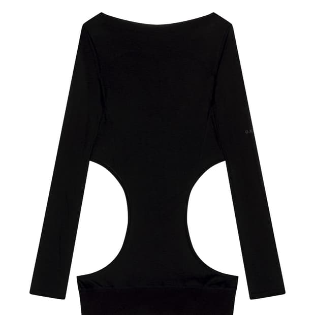 OJOS 오호스 curved cut layered tee 블랙