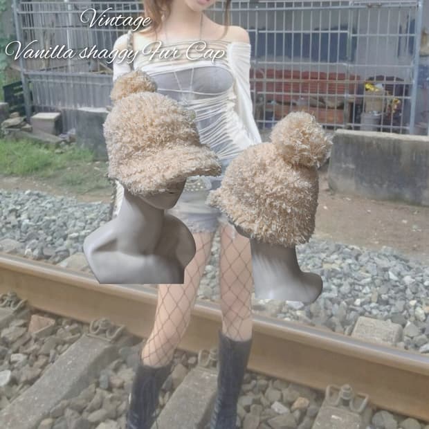 Vintage Vanilla shaggy Fur Cap