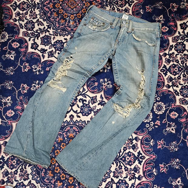 트루릴리젼 조이(Joey)데미지 워시드 부츠컷 데님 팬츠 30size