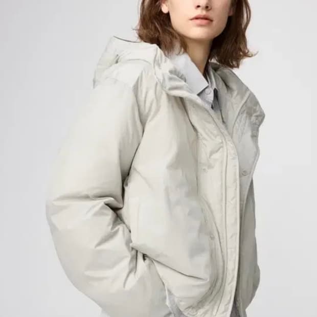 유니클로 퍼프테크 파카 라이트그레이 m