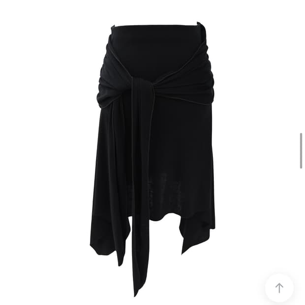 쉬이즈미애 셔링 언발 랩 스커트 블랙