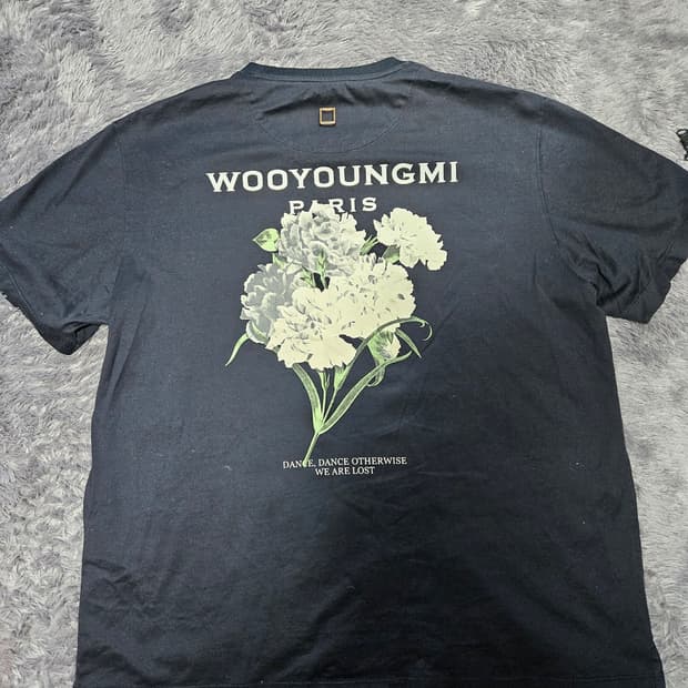 우영미 플라워 프린팅 반팔티