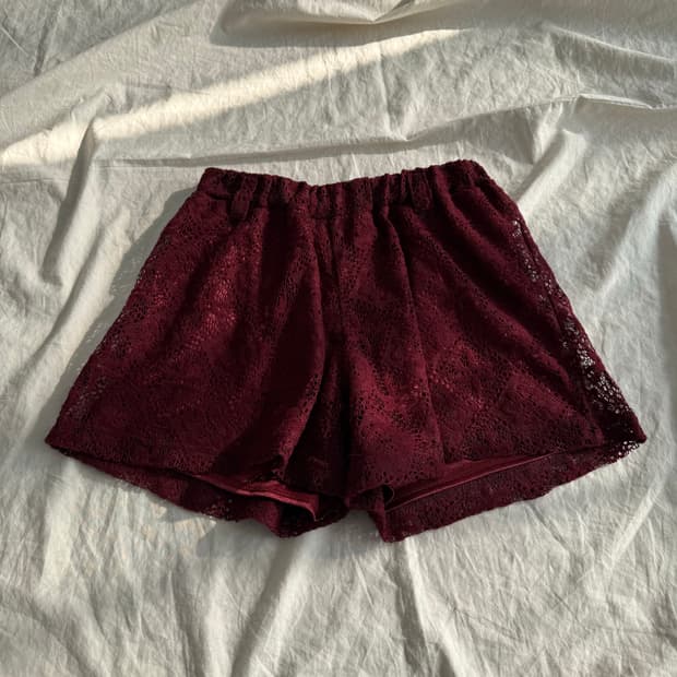 버건디 레이스 숏팬츠