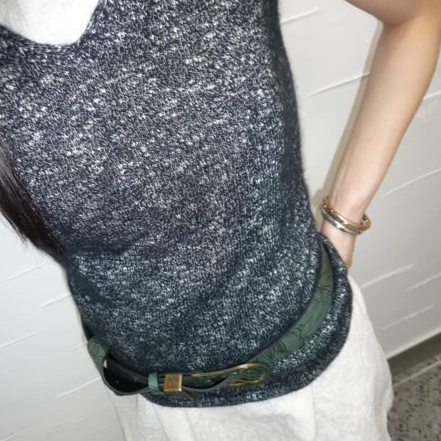 Deep navy v-neck knit