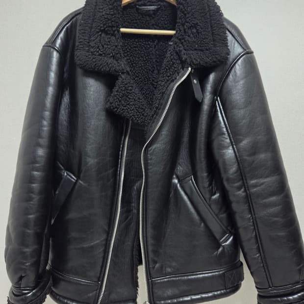 블랙 무스탕 자켓 (Zara 자라)