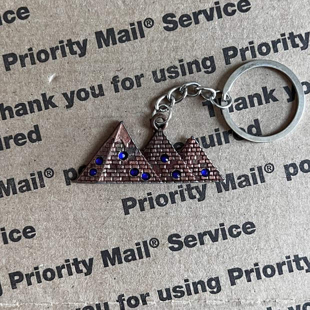 90s vtg Pyramid Keyring