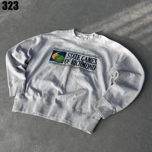 아웃스탠딩 맨투맨 