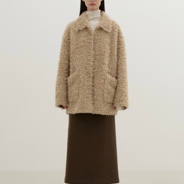 EQL 에센셜바이이큐엘 시어링 퍼 자켓