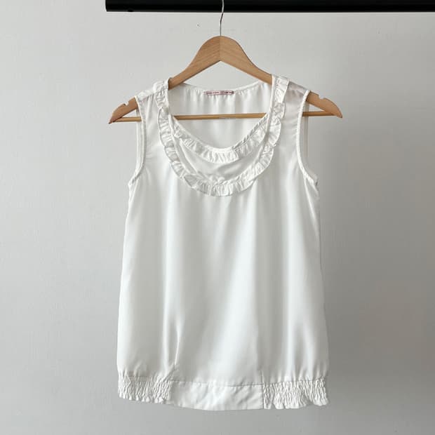 Carol&John frill sleeveless