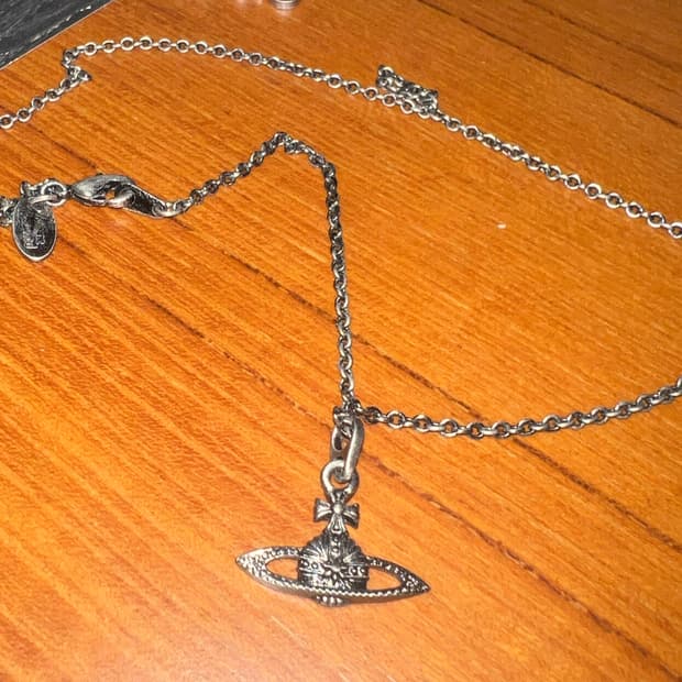 비비안웨스트우드 목걸이