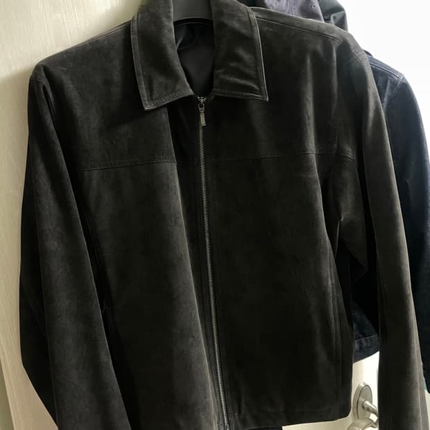 COOR 페이크 스웨이드 커브 라인 점퍼