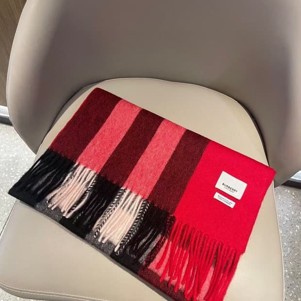 버버리숙녀 리버서블 스카프
