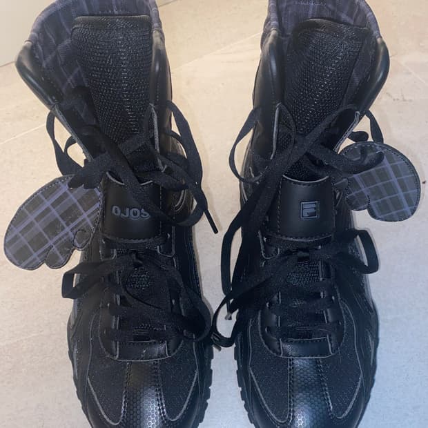 오호스 휠라 에샤페 미드 로우 그레이블랙 240 (날개 포함) 