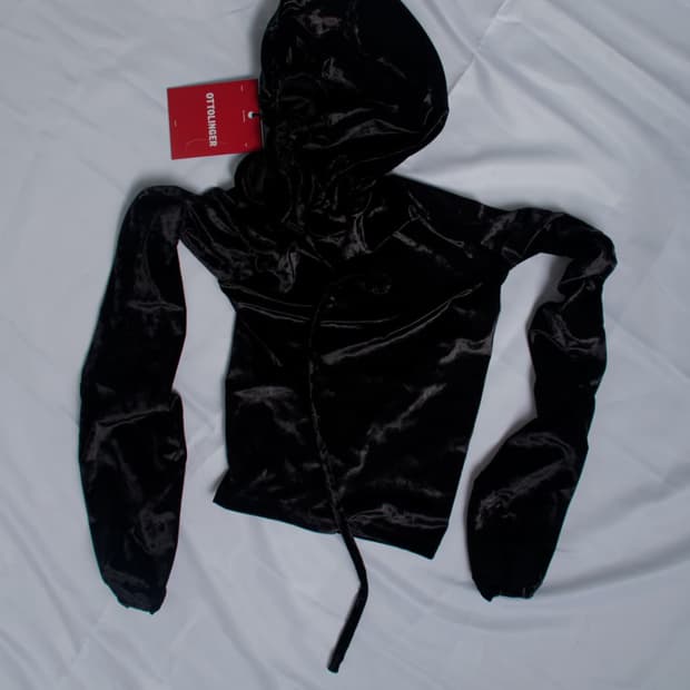 오토링거 벨벳 롱 슬리브 후드티