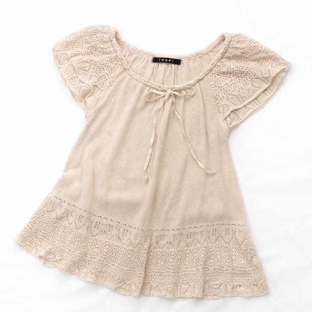 아이보리 레이스 니트 블라우스 (INGNI)