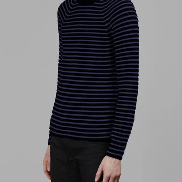 생로랑 16시즌 블루 스트라이프 니트 by. 에디슬리먼