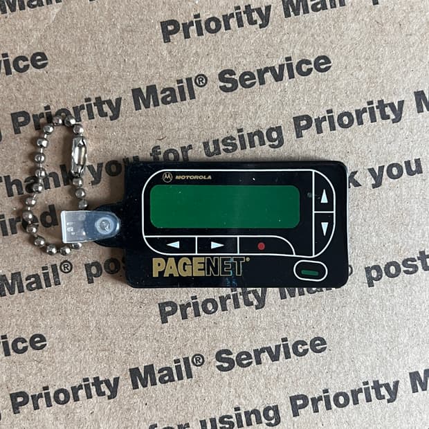 90s vtg Pagenet Pager Keyring