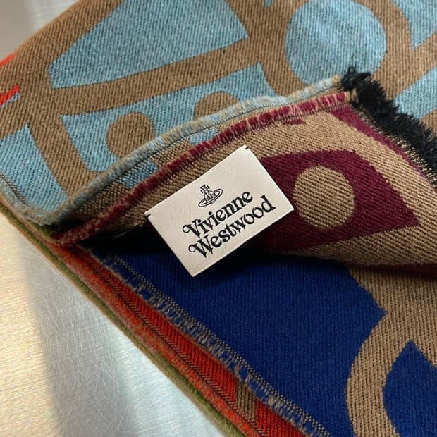 비비안 웨스트우드 로고 스카프 머플러