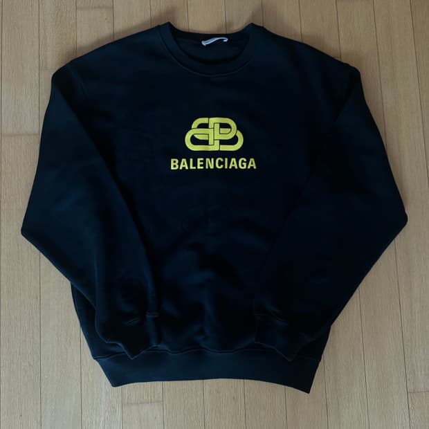 발렌시아가 로고 맨투맨