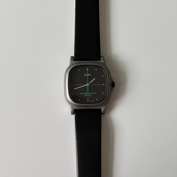 ALBA 1990년대 빈티지시계 블랙 다이얼 스퀘어 쿼츠 여성