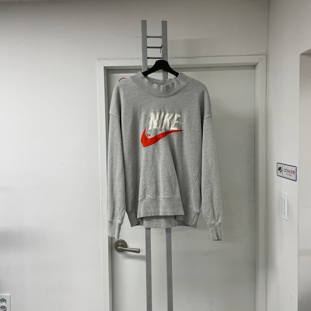 나이키 빅로고 맨투맨 L