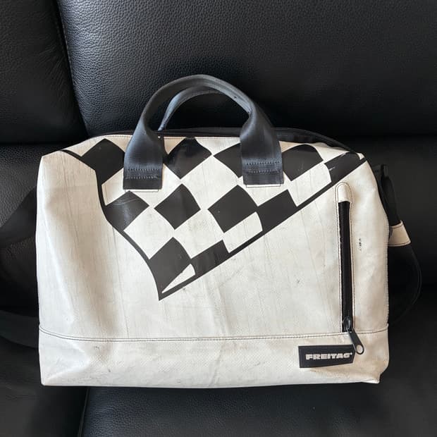 프라이탁 로이 흰검