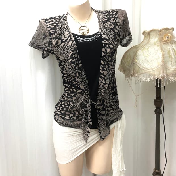 floral leopard pattern sheer short sleev