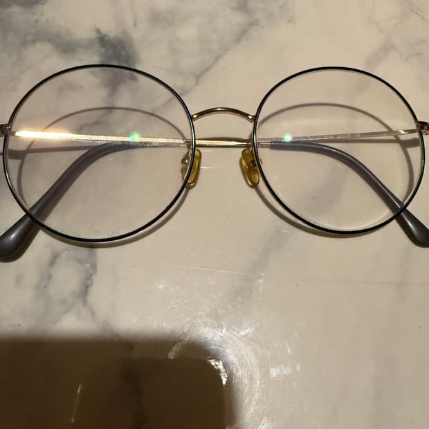 도메스틱 동글이 안경