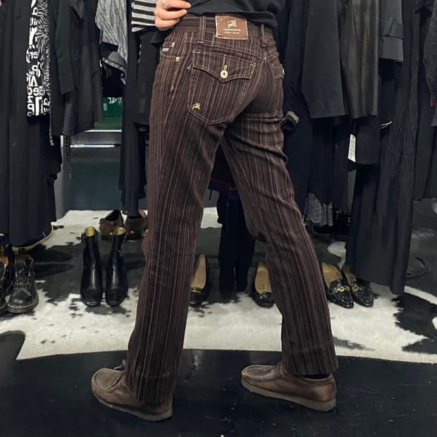 Burberry 웨스턴 디테일 스트라이프 코듀로이 팬츠