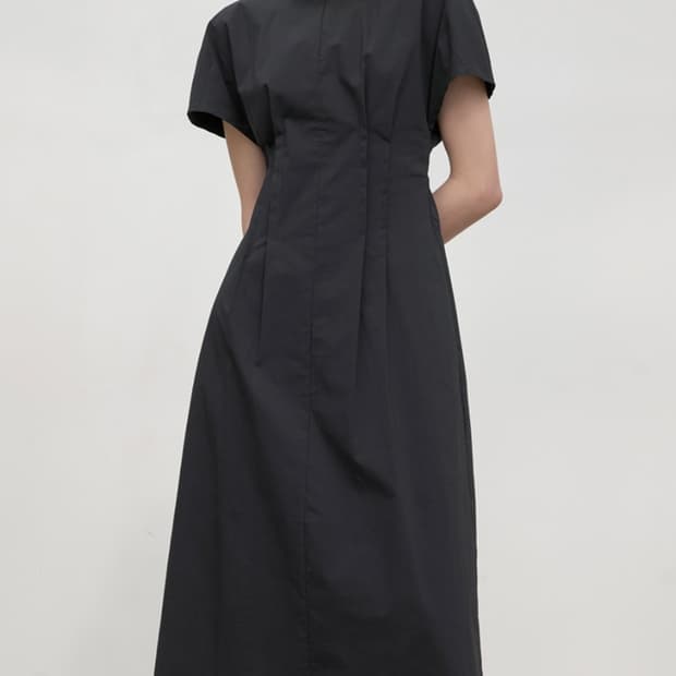 (새상품)아틀리에나인 핀턱 원피스 M사이즈