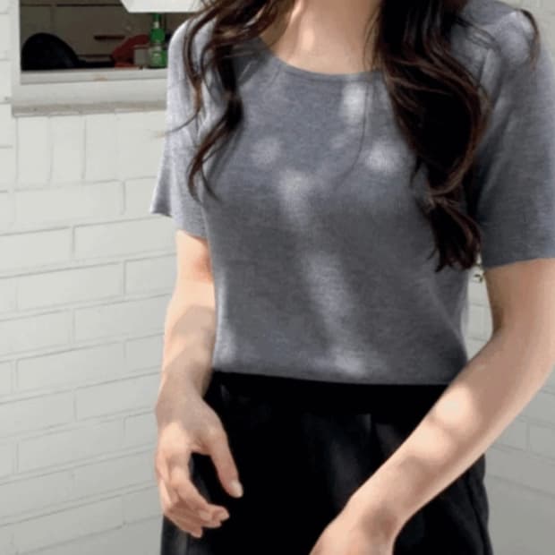 (미착용, 새상품) 98도씨 made. 페일 U넥 골지 반팔니트 데님블루