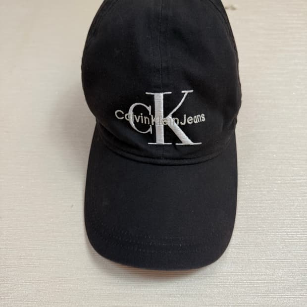 캘빈클라인 모자 black