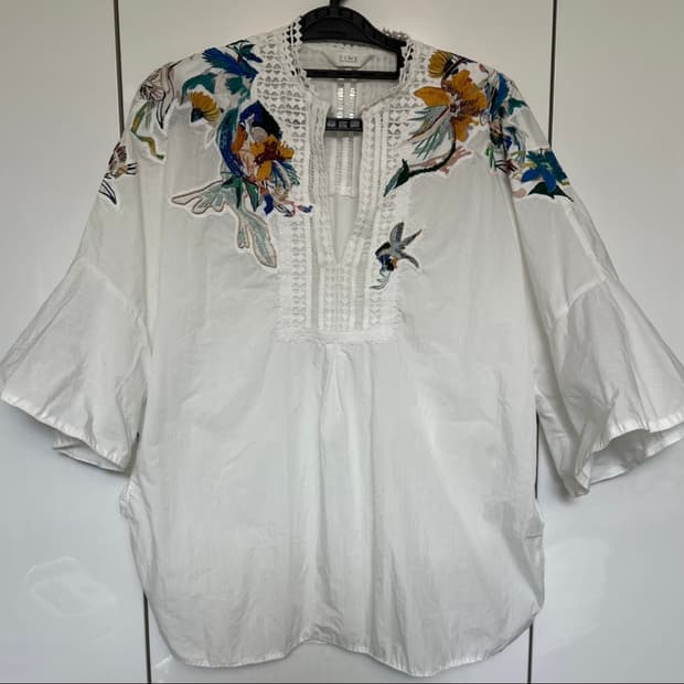 한섬타임TIME 화이트 플라워 자수 블라우스
