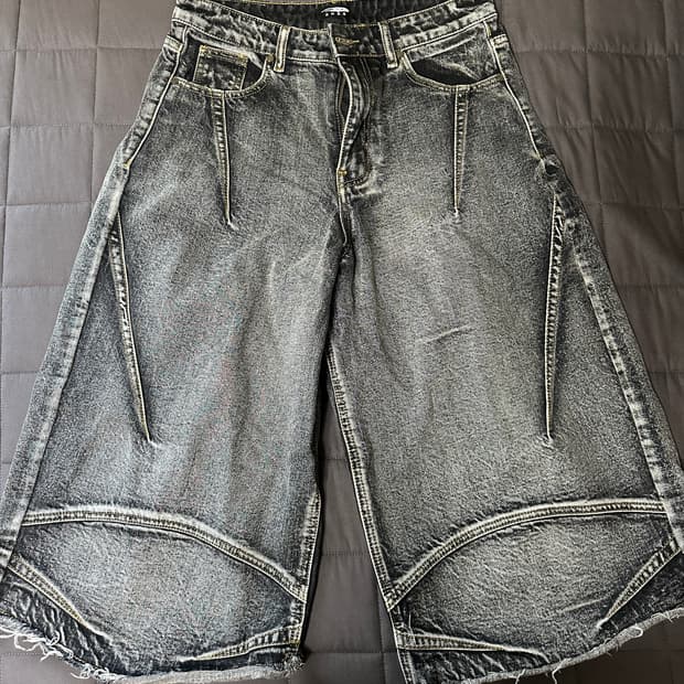 DNSR 멀티 다트 버뮤다 데님 팬츠 블랙 L