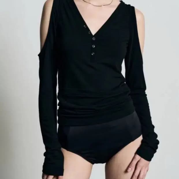 보헤미안서울 홀버튼 롱슬리브 탑