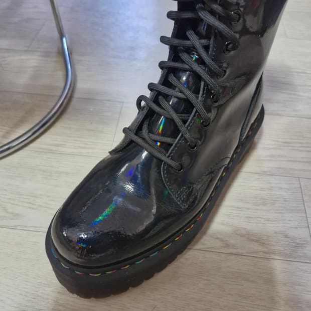 닥터마틴 제이든 레인보우 한정판