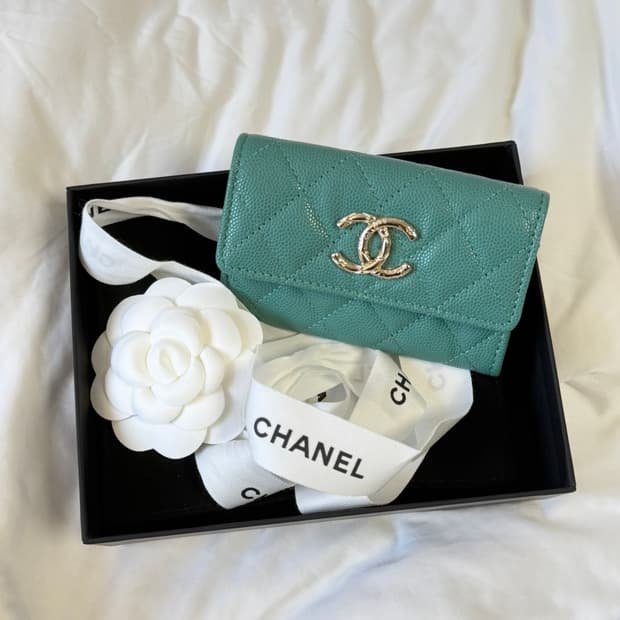 샤넬 캐비어 똑딱이 플랩 카드지갑 민트