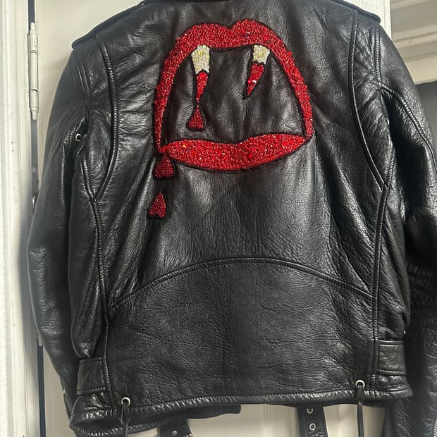 생로랑 L17 블러드러스트 레더자켓 38