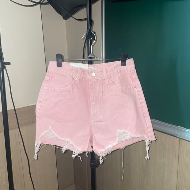 딸기우유 핑크 디스트로이드 반바지 팬츠