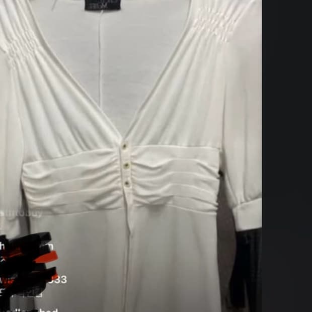 세실맥비 브이넥 슬리브리스