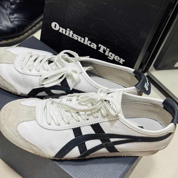 오니츠카 타이거 멕시코 66 화이트 블랙 265
