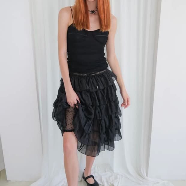 루즈슬립오버 Noir Tiered Skirt Black 